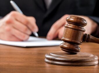 ActivTrades因不当解雇合规官被判赔7.6万英镑