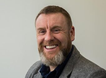 Beeks CEO Gordon McArthur 出售 75 万股