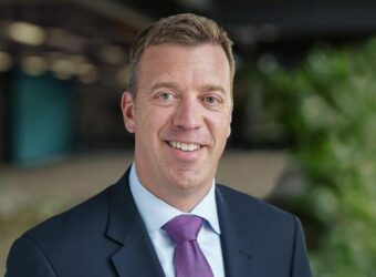 Equinix任命Thomas Olinger为董事会成员