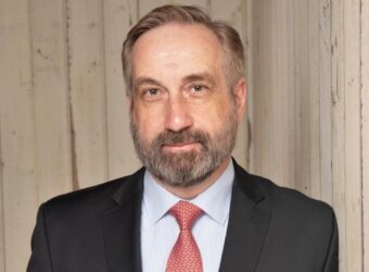 德意志银行任命Volker Steuer为人力资源主管