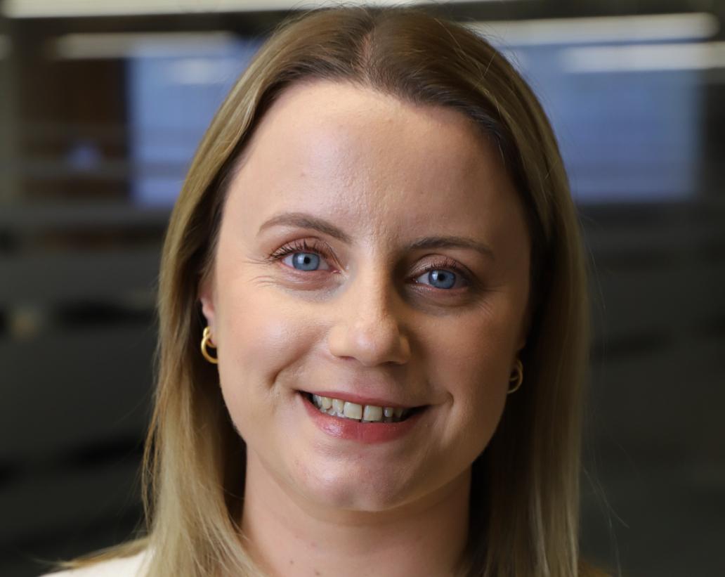 Options 任命 Claire McKillen 为财务总监副总裁