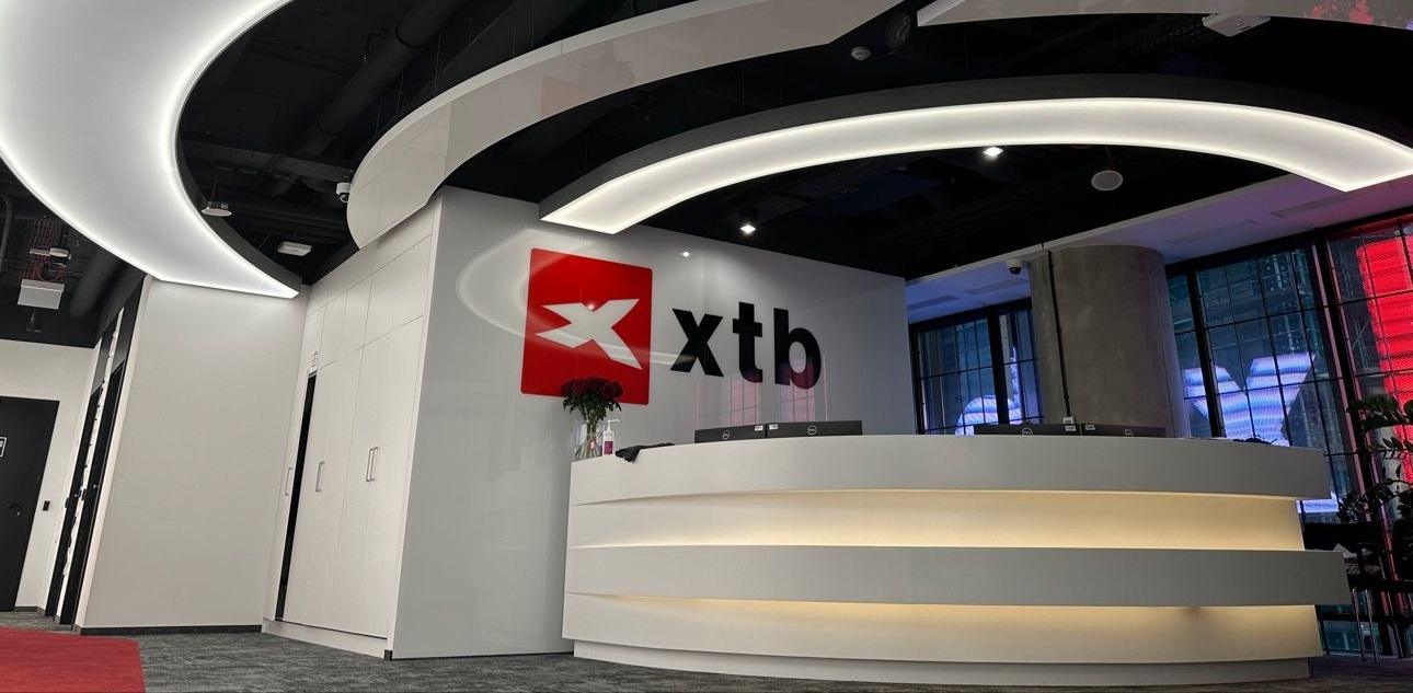 XTB续任管理层三年，Omar Arnaout继续担任CEO