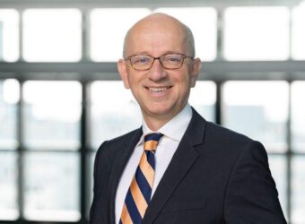 德意志交易所提前三年续约CIO/COO Christoph Böhm，至2029年10月底